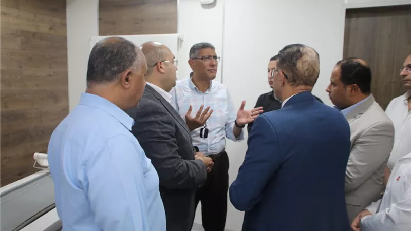 النجار : رفع كفاءة وصيانة شبكات المرافق بمستشفي مبارك المركزي