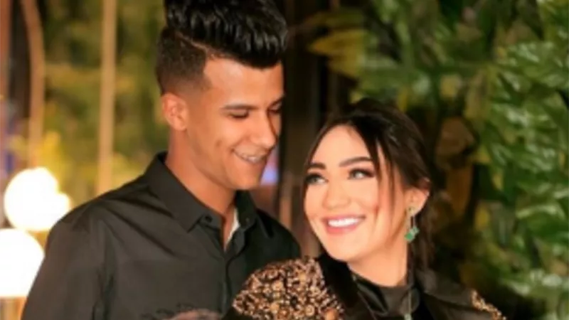أول تعليق من زوجة عصام صاصا بعد القبض عليه فى المطار