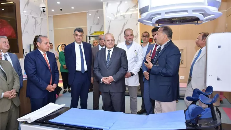 الخشت يتفقد تجديد مستشفى أورام الثدى بتكلفة 350 مليون جنيه