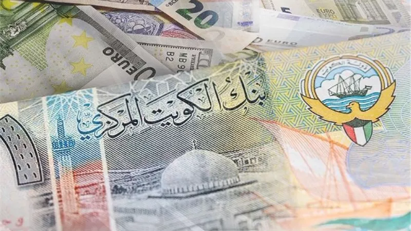الكويت المركزي: الدولار يرتفع 306ر0 دينار واليورو يستقر عند 331ر0