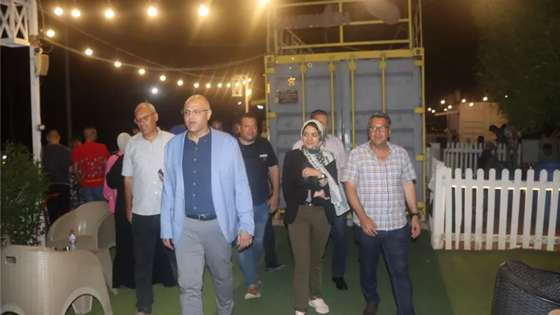 محافظ القليوبية يتابع التزام المحال بمواعيد الغلق بمدينة بنها