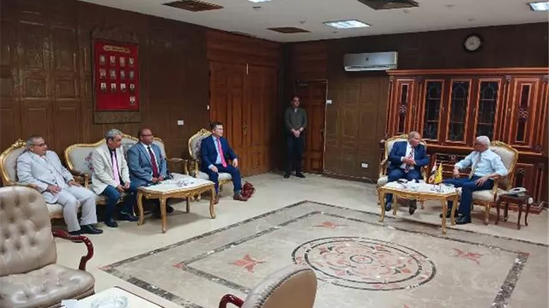 مجاور يستقبل وفدًا كوريًَا لبحث التعاون في إنتاج الملح