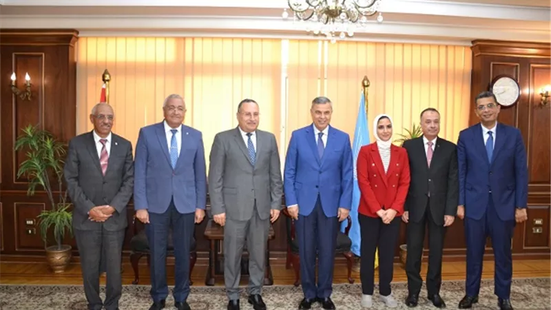 الفريق أحمد خالد: جامعة الإسكندرية بيت الخبرة الاول للمحافظة