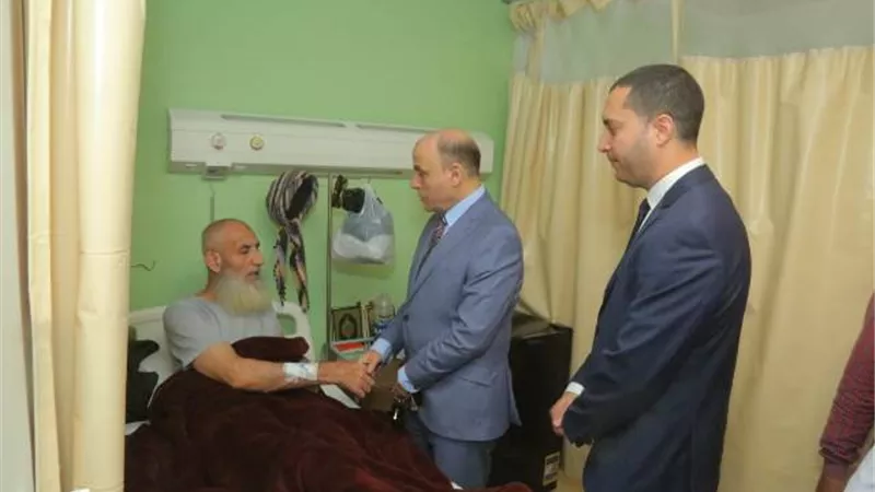 محافظ كفرالشيخ يطمئن على الأشقاء الفلسطينيين بمستشفى مركز الأورام