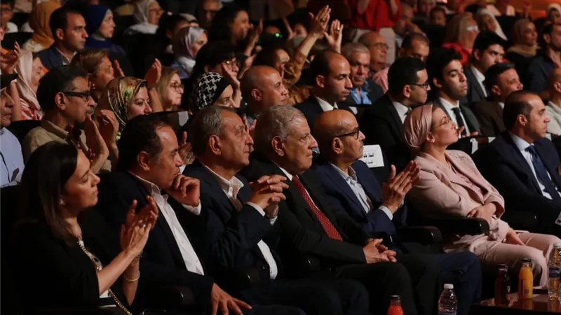 “الصحفيين” تكرم المهندس إبراهيم محلب رئيس الوزراء الأسبق لدورة في دعم الصحافة