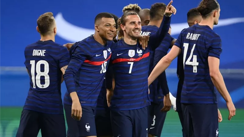 مبابي يقود هجوم فرنسا ضد إسبانيا في يورو 2024