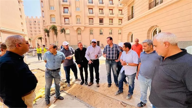 رئيس جهاز العاصمة الإدارية يتابع موقف تنفيذ المشروعات بـ جاردن سيتي الجديدة