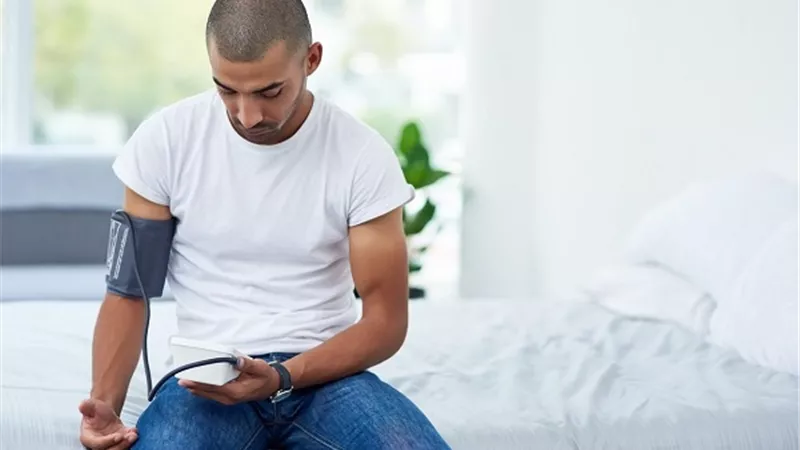 ما هي وسائل تجنب آثار الحرّ لمرضى ارتفاع ضغط الدم؟ .. طبيب يجيب