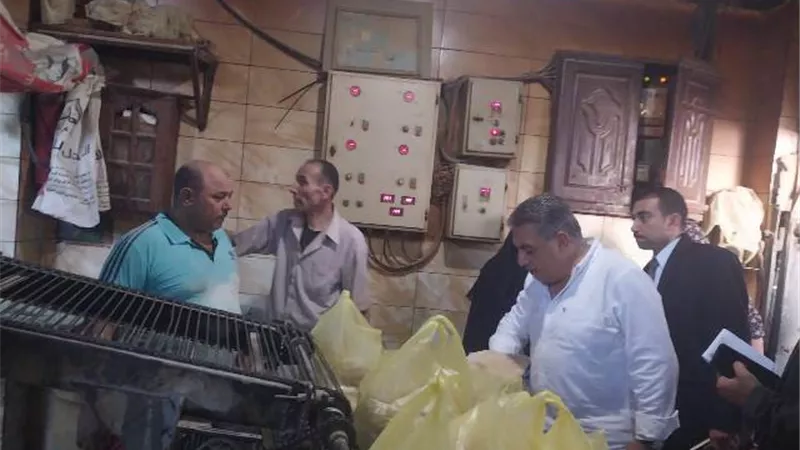 محافظ الدقهلية يفاجئ المخابز وويتفقد الخدمات الطبية بالمنصوره