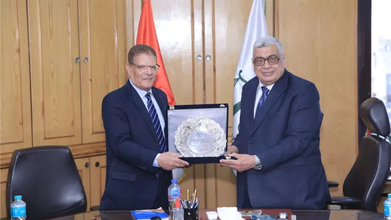 المستشار احمد عبود يستقبل رئيس نادي قضاة مجلس الدولة بالإسكندرية لتقديم التهنئة