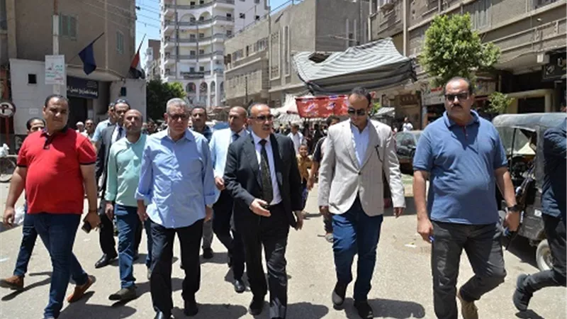 محافظ أسيوط يقود حملة مكبرة لإزالة الاشغالات والتعديات بالقوصية