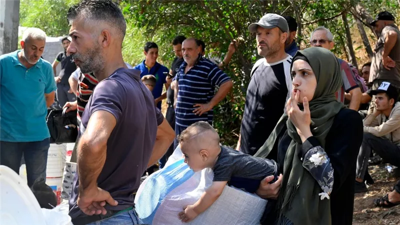 مئات اللاجئين السوريين يعودون إلى وطنهم بالتنسيق مع السلطات اللبنانية