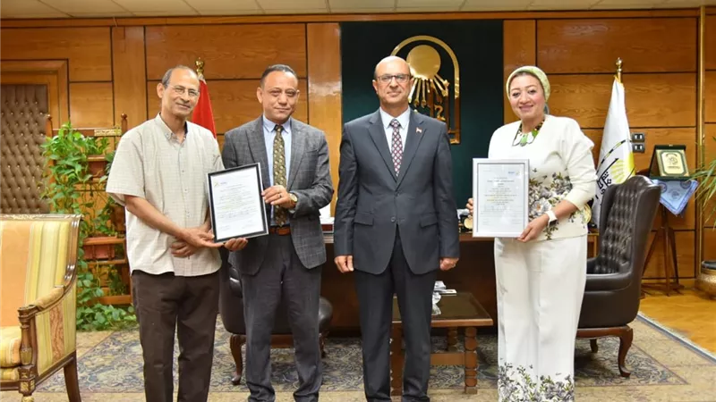 رئيس جامعة أسيوط يعلن حصول المعمل المركزى البيطرى على الاعتماد