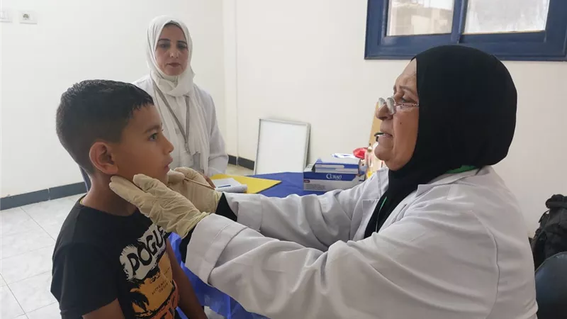 علاج ١٢٢١ مواطنا بالمجان في قافلة طبية بدمياط
