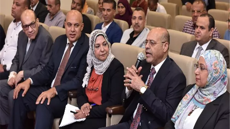 وزير العمل: تطوير آليات أنظمة الإنذار المبكر وإدارة الأزمات