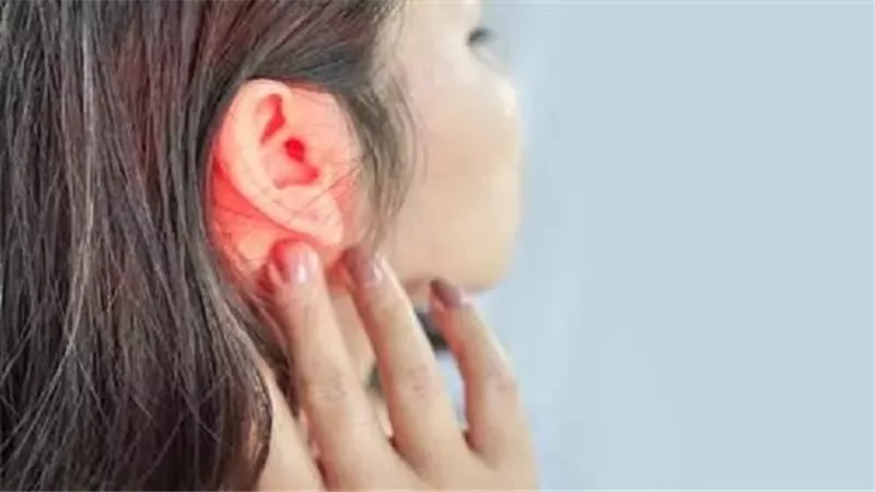 أعراض التهاب الأذن الوسطى