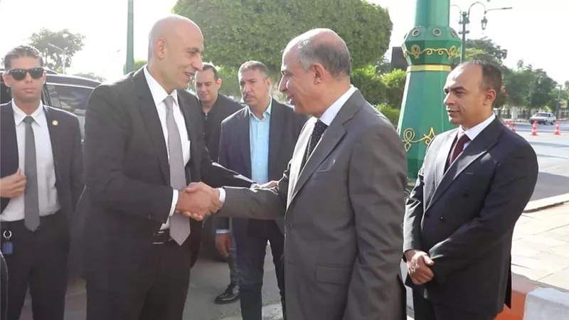 محافظ المنيا ووزير التعليم يناقشان خطط تطوير المنظومة التعليمية