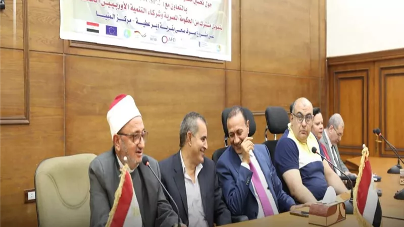 رئيس مياه المنيا و عميد كلية الزراعة يناقشان معالجة الحمأة