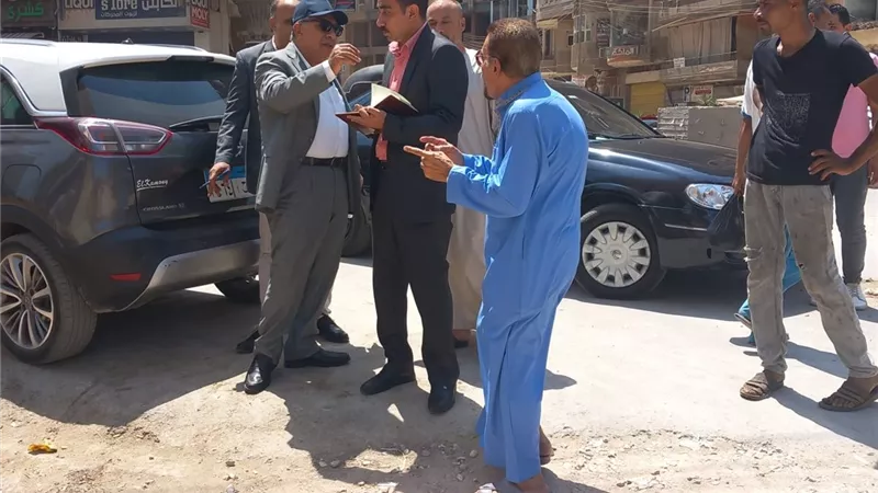 محافظ الدقهلية يتفقد الأسعار ومستوى النظافة في ميت غمر