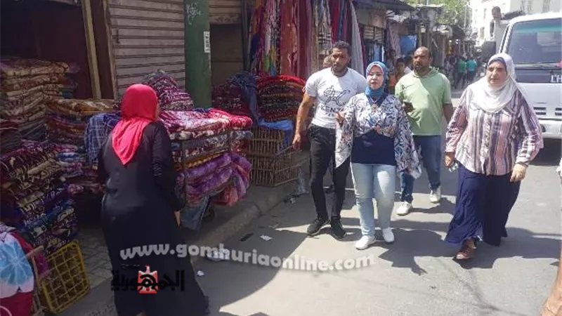 حملة مكبرة بمنطقة الساعة وعمود السوارى لإزالة الإشغالات