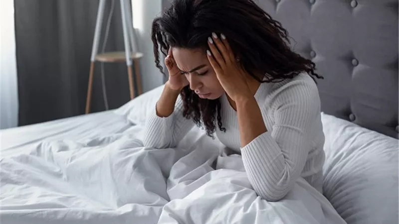 أسباب تجعلك تستيقظ بالصداع