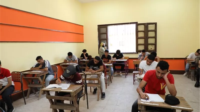 بدء امتحان التفاضل والتكامل لطلاب الثانوية العامة 2024