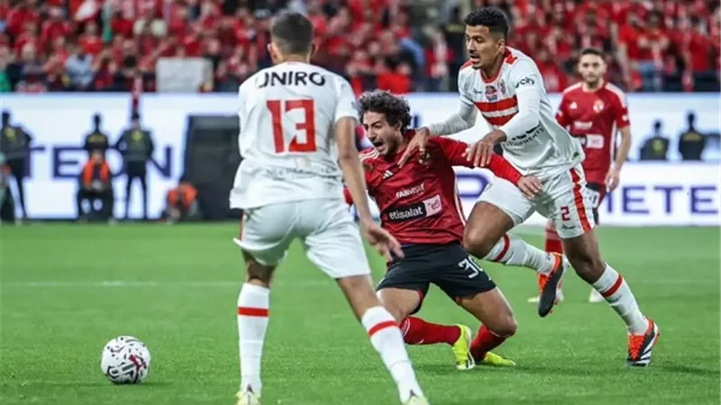 عقوبات تنتظر الأهلي والزمالك من الكاف في هذه الحالة