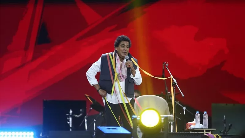 محمد منير يهدي الشعب الفلسطيني أغنية 