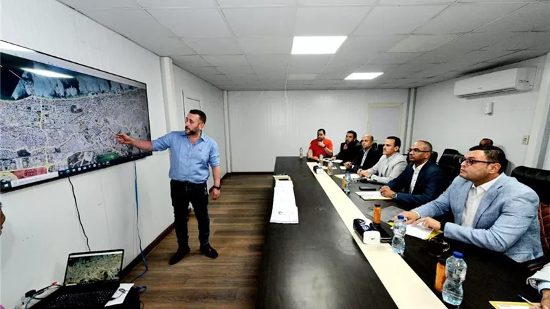 وزير الإسكان يتابع موقف تنفيذ وحدات الإسكان المتميز