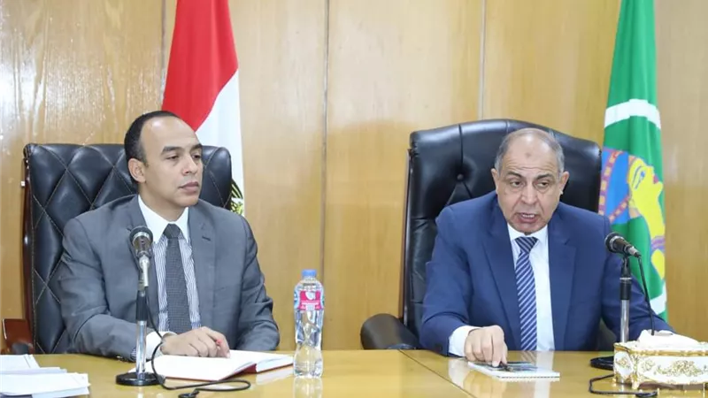 محافظ المنيا للصحفيين: مكتبى مفتوح لكل قلم حر وفكر مستنير