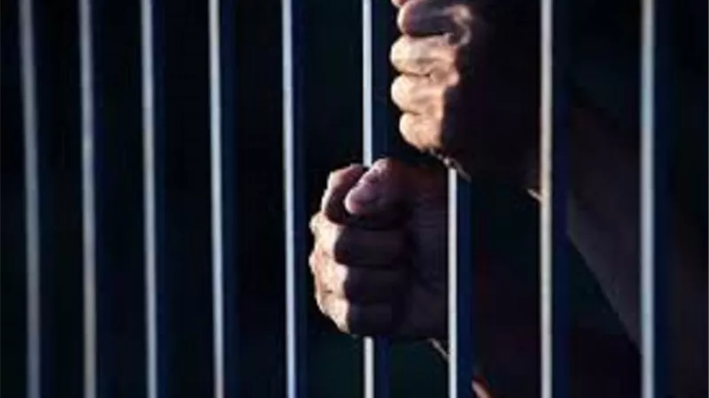 السجن 11 عاما لصاحب مقهى لاتجاره في المواد المخدرة وحيازة سلاح