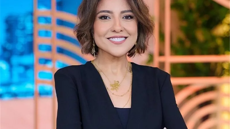 مي كساب ضيفة معرض الإسكندرية للكتاب في دورته الـ 19