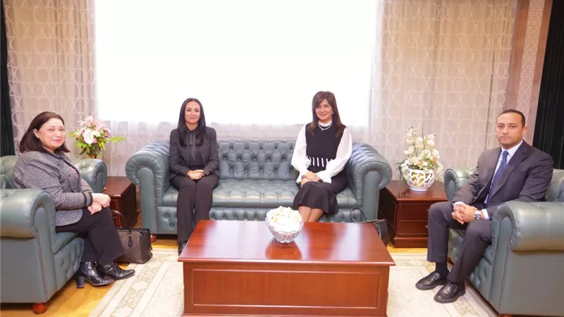 وزيرة التضامن ورئيس الأمانة الفنية للتحالف الوطني للعمل الأهلي تبحثان التعاون
