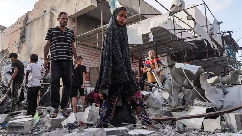 القاهرة الإخبارية: 20 شهيدًا على الأقل في استهداف مدرسة تابعة للأونروا بمخيم النصيرات