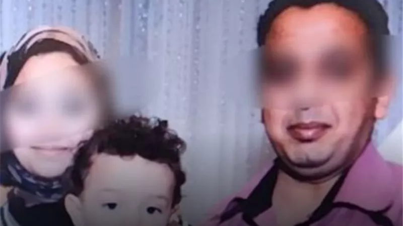 العواطلى خلص على مراته بالماسورة أمام عياله.. طمعاً فى فلوسها