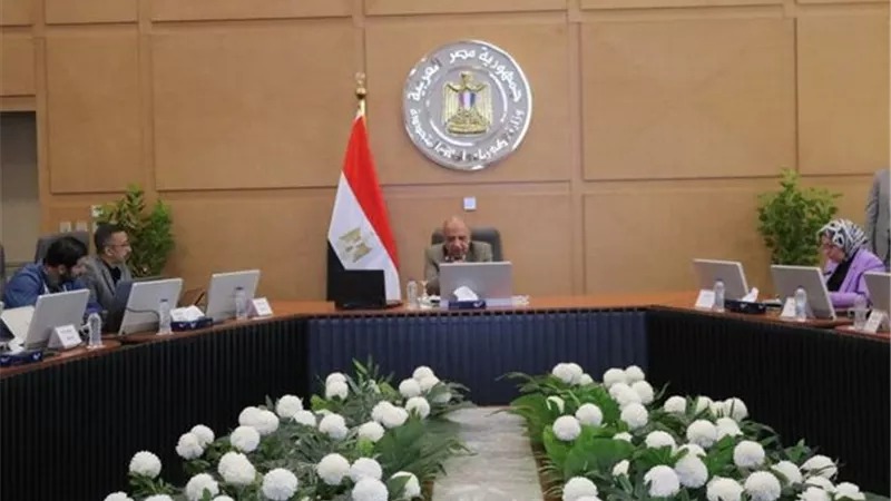 وزير الكهرباء يتابع أعمال تنفيذ خط الربط المصرى السعودى