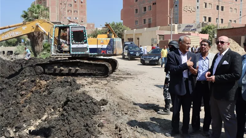 محافظ بني سويف يتفقد تغطية ترعة بوش ..صور