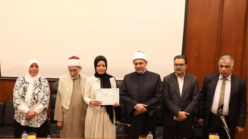 رئيس جامعة الأزهر يشهد تكريم دورة الأحاديث النبوية