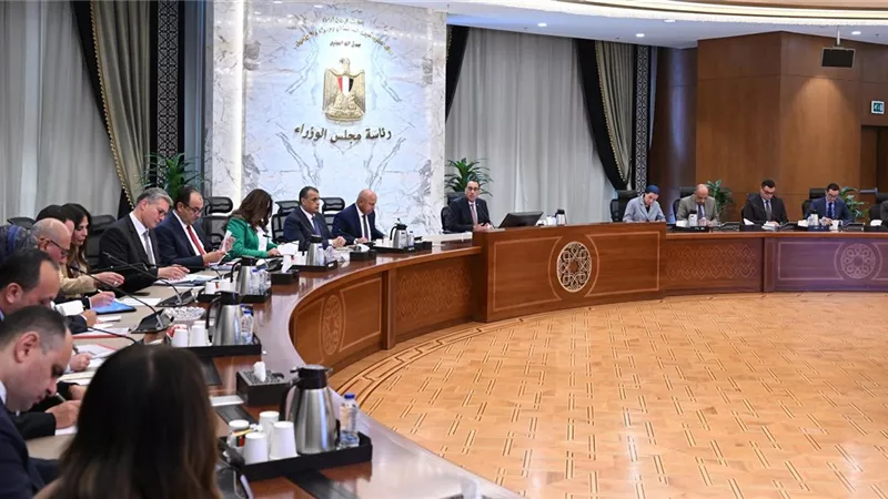 رئيس الوزراء يترأس الاجتماع الأول للمجموعة الوزارية للتنمية الصناعية