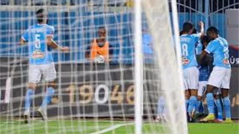 هدفان لمروان حمدي فى شباك النصر .. وبيراميدز يتقدم بثلاثية
