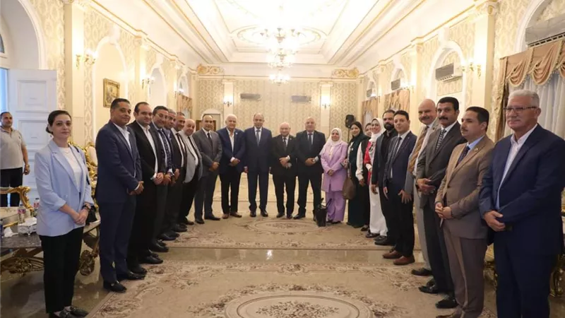 محافظ المنيا يلتقي الهيئة البرلمانية لحزب مستقبل وطن