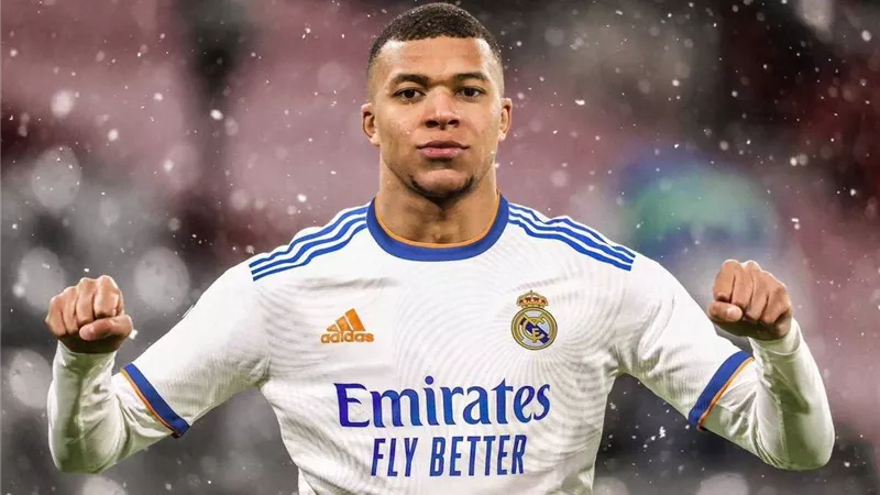 شاهد .. وصول مبابى الى إسبانيا لتقديمه لجماهير ريال مدريد