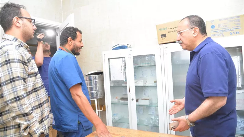 محافظ أسيوط يتابع انتظام العمل بمستشفى أسيوط العام
