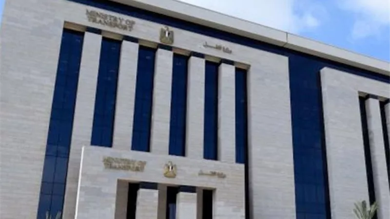 النقل : ما يتم بكوبري العامرية تعديل في المنسوب لصالح القطار الكهربائي السريع