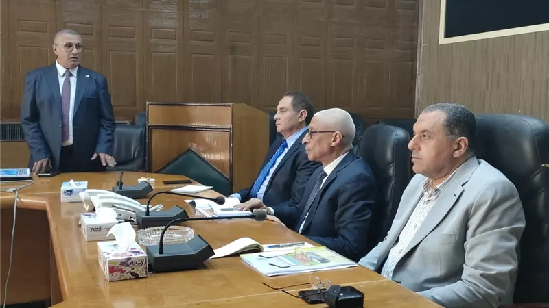 جهاز تعمير شمال سيناء يستعرض خطة العمل امام المحافظ