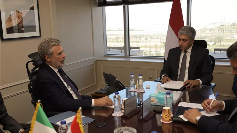 وزير السياحة والآثار يبحث التعاون مع سفير إيطاليا بالقاهرة