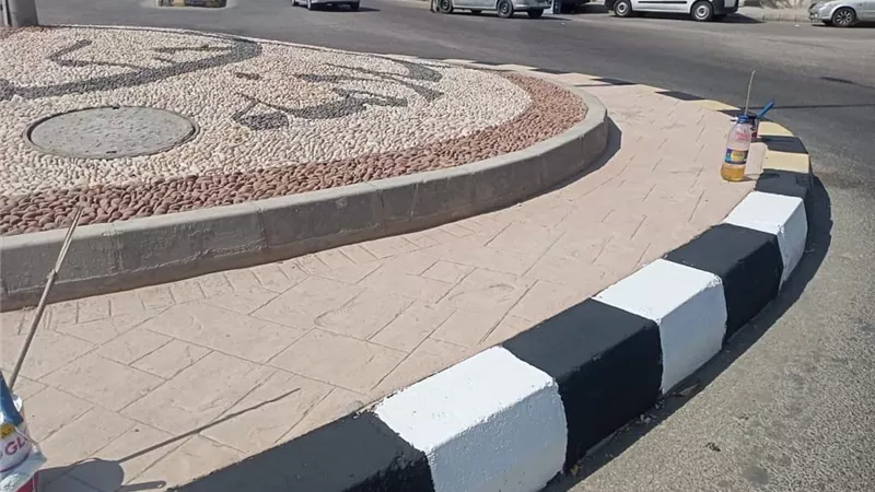 تكثيف حملات النظافة ودهان اللوحات الإرشادية وصيانة أرصفة العبور