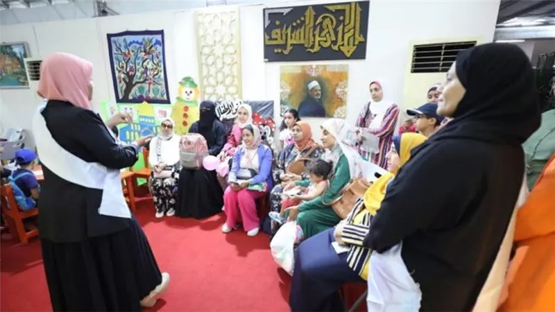 جناح الأزهربمعرض الإسكندرية الدولي للكتاب يوضح سبل تربية الأطفال