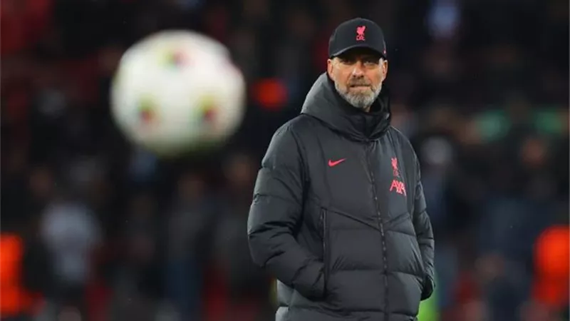 كلوب يرفض تدريب منتخب إنجلترا ويتمسك بقرار الأجازة لمدة عام