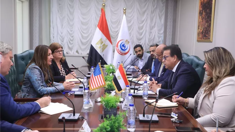وزير الصحة يبحث مع السفيرة الأمريكية التعاون بمجال التنمية البشرية